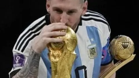 罗慕洛、费利佩各入一球，刘洋染红，成都击败泰山，泰山赛季首败！